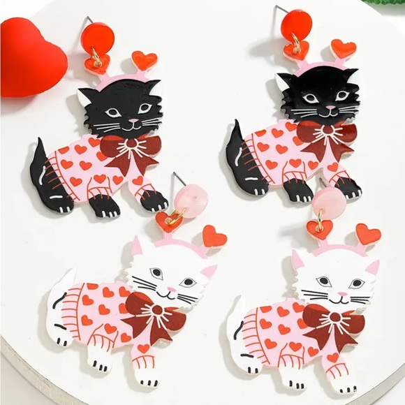 Black Red Heart Valentine Cat - Picture 2 of 3